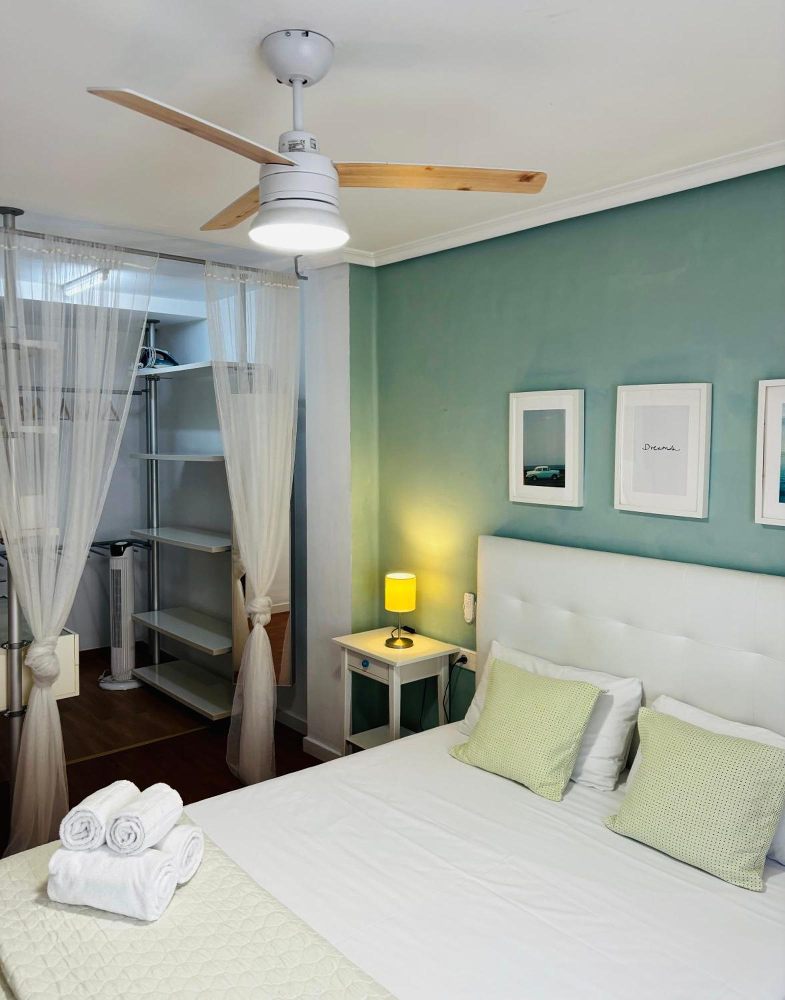Travel Habitat Mestalla Валенсия Экстерьер фото